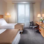 By Ihg 4*