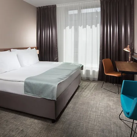By Ihg מלון