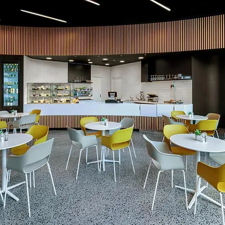 מלון By Ihg