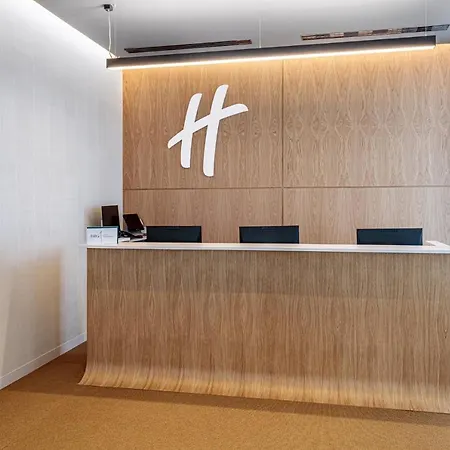 מלון By Ihg 4*