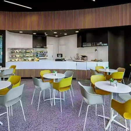 מלון By Ihg