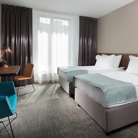 By Ihg
