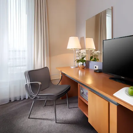 By Ihg ホテル 4*