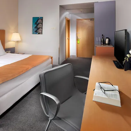 By Ihg 4* プラハ