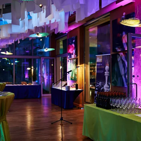 Hotel By Ihg Prague